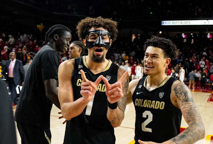 Colorado Buffaloes celebrating win at USC